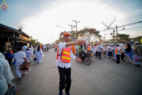 ภาพ No.203990:V.52 สารพัดV สารพัดดี ที่วัดสองพี่น้อง ในโครงการธรรมยาตรา กตัญญูบูชา มหาปูชนียาจารย์ พระมงคลเทพมุนี(สด จนฺทสโร) พระผู้ปราบมาร อนุสรณ์สถาน 7 แห่ง ปีที่ 13 ระหว่างวันที่ 2-31 มกราคม พ.ศ. 2568