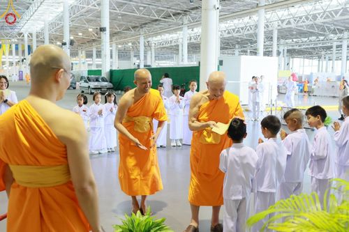 ภาพ No.154243:พิธีบูชาครูผู้ค้นพบวิชชาธรรมกาย ณ สภาธรรมกายสากล วัดพระธรรมกาย วันอังคารที่ 17 กันยายน พ.ศ. 2567