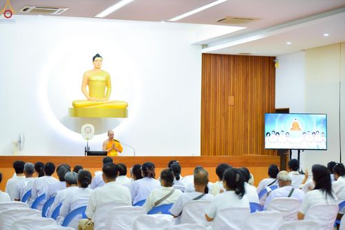 ภาพ No.250031:วันที่ 26-28 กันยายน พ.ศ. 2568 โครงการอบรมอุบาสกแก้ว อุบาสิกาแก้ว รุ่นที่ 3 ตัวแทนทอดกฐินสามัคคีทั่วไทย 30,000 วัด ณ ศูนย์ปฏิบัติธรรมจันทบุรี จ.จันทบุรี