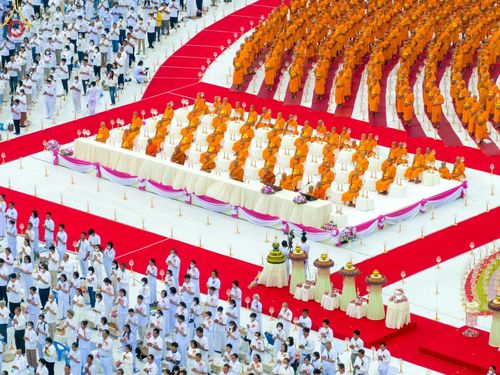 ภาพ No.118155:พิธีจุดประทีปถวายเป็นพุทธบูชา และบูชาธรรมมหาปูชนียาจารย์ พระมงคลเทพมุนี(สด จนฺทสโร) วันที่ 24 มกราคม พ.ศ. 2567 ณ อนุสรณ์สถานบางปลา อ.บางเลน จ.นครปฐม