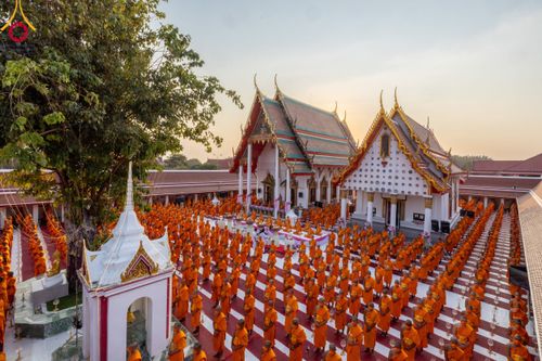 ภาพ No.111984:พิธีจุดประทีปถวายเป็นพุทธบูชา และบูชาธรรมมหาปูชนียาจารย์ พระมงคลเทพมุนี(สด จนฺทสโร) ในโครงการธรรมยาตรา กตัญญูบูชา มหาปูชนียาจารย์ พระมงคลเทพมุนี(สด จนฺทสโร) พระผู้ปราบมาร อนุสรณ์สถาน 7 แห่ง ปีที่ 12 วันที่ 14 มกราคม พ.ศ. 2567 ณ วัดสองพี่น้อง อ.สองพี่น้อง