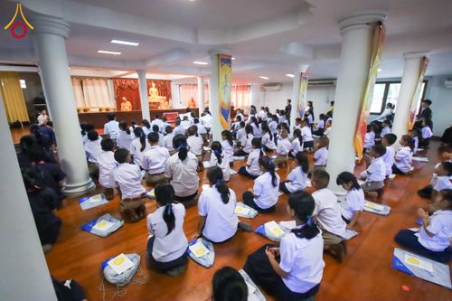 ภาพ No.180124:กิจกรรมวันรวมพลังเด็กดี V-Star ผู้นำฟื้นฟูศีลธรรมโลก ประจำปีพุทธศักราช 2567 จังหวัดสุโขทัย เพื่อรวมพลังสร้างความดี นั่งสมาธิภาวนาถวายเป็นพุทธบูชา และเพื่อส่งเสริมการเรียนรู้พระพุทธศาสนา วันที่ 3 ธันวาคม พ.ศ. 2567