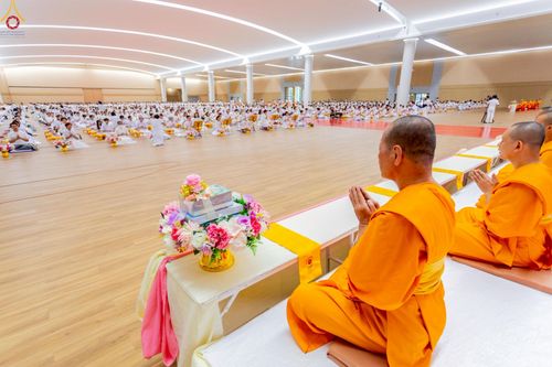 ภาพ No.225325:วันอาทิตย์ที่ 18 พฤษภาคม พ.ศ. 2568 พิธีร่วมบุญการศึกษา พระภิกษุ สามเณร ณ ห้องแก้วสารพัดนึก 2 วัดพระธรรมกาย