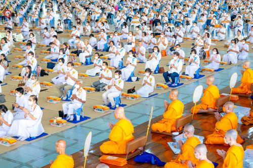 ภาพ No.91522:พิธีบุพเปตพลี ครั้งที่ 142 ร่วมอุทิศบุญแด่หมู่ญาติที่ล่วงลับไปแล้ว และสืบทอดอายุพระพุทธศาสนา วันอาทิตย์ที่ 29 ตุลาคม พ.ศ. 2566 (วันพระขึ้น 15 ค่ำ เดือน 11) ณ หอฉันคุณยายอาจารย์ฯ วัดพระธรรมกาย