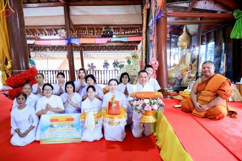 ภาพ No.179482:พิธีทอดกฐิน ณ วัดทุ่งเข็น จ.สุพรรณบุรี ในโครงการกฐินสามัคคีทั่วไทย 30,000 วัด บูชาธรรม 80 ปี หลวงพ่อธัมมชโย โดยคณะศิษยานุศิษย์วัดพระธรรมกาย วันที่ 27 ตุลาคม พ.ศ. 2567