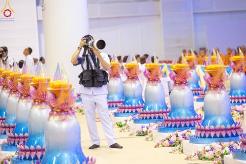 ภาพ No.134546:V.35 เพื่อบุญต้นเดือน การรับบุญของเจ้าหน้าที่หน่วยงานต่างๆ เพื่องานบุญวันอาทิตย์ต้นเดือน ณ วัดพระธรรมกาย วันที่ 7 เมษายน พ.ศ. 2567