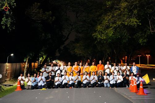 ภาพ No.88663:คณะสงฆ์ เจ้าหน้าที่ และสาธุชน ทุ่มเทแรงกายแรงใจเตรียมงาน เพื่องานวันครูผู้ค้นพบวิชชาธรรมกาย ตั้งแต่วันที่ 20 กันยายน พ.ศ. 2566