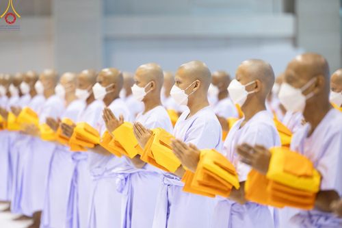 ภาพ No.101634:พิธีขอบรรพชา, พิธีขอสรณคมน์และศีล, พิธีถวายบาตร ในโครงการอุปสมบทหมู่ รุ่นบูชาธรรมมหาปูชนียาจารย์ ณ วัดพระธรรมกาย วันที่ 9 ธันวาคม พ.ศ. 2566