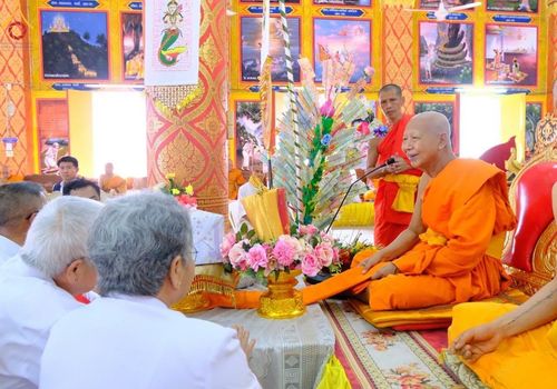 ภาพ No.170242:พิธีทอดกฐิน ณ วัดดอนแก้ว อ.แม่สอด จ.ตาก ในโครงการกฐินสามัคคีทั่วไทย 30,000 วัด บูชาธรรม 80 ปี หลวงพ่อธัมมชโย โดยคณะศิษยานุศิษย์วัดพระธรรมกาย วันที่ 26 ตุลาคม พ.ศ. 2567