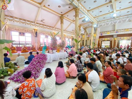 ภาพ No.170896:พิธีทอดกฐิน ณ วัดสระสี่เหลี่ยม ต.ดอนรวก อ.ดอนตูม จ.นครปฐม ในโครงการกฐินสามัคคีทั่วไทย 30,000 วัด บูชาธรรม 80 ปี หลวงพ่อธัมมชโย โดยคณะศิษยานุศิษย์วัดพระธรรมกาย วันที่ 27 ตุลาคม พ.ศ. 2567