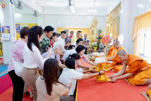 ภาพ No.253888:วันที่ 12 ตุลาคม พ.ศ. 2568 พิธีทอดกฐินสามัคคีทั่วไทย 30,000 วัด โดยคณะศิษยานุศิษย์ บูชาธรรม 81 ปี หลวงพ่อธัมมชโย ณ วัดทำเลทอง อ.ลำลูกกา จ.ปทุมธานี