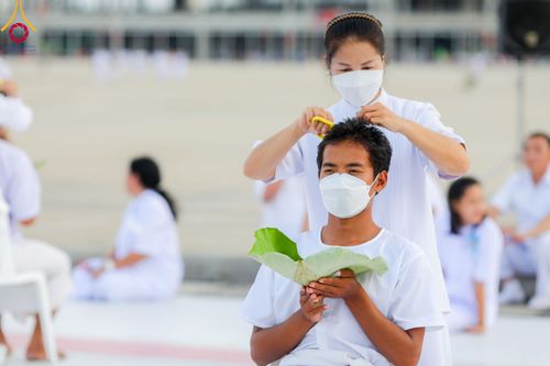 ภาพ No.99905:พิธีปลงผมธรรมทายาท โครงการอุปสมบทบูชาธรรมมหาปูชนียาจารย์ พ.ศ. 2566 ณ ลานธรรม มหาวิหารคด 8-9 ศูนย์อบรมวัดพระธรรมกาย วันอาทิตย์ที่ 3 ธันวาคม พ.ศ. 2566
