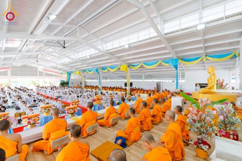 ภาพ No.173996:พิธีทอดกฐิน ศูนย์เบญจธรรม จ.ปทุมธานี ในโครงการกฐินสามัคคีทั่วไทย 30,000 วัด บูชาธรรม 80 ปี หลวงพ่อธัมมชโย โดยคณะศิษยานุศิษย์วัดพระธรรมกาย วันที่ 11 พฤศจิกายน พ.ศ. 2567