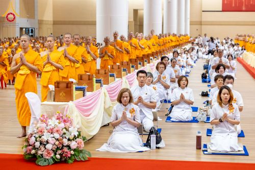 ภาพ No.273104:วันอาทิตย์ที่ 23 พฤศจิกายน พ.ศ.2568 พิธีมุทิตาสักการะ พระมหาเถระและพระเถระ ประจำปีพุทธศักราช 2568 ณ ห้องแก้วสารพัดนึก 2 สภาธรรมกายสากล  วัดพระธรรมกาย