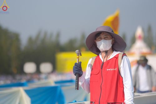 ภาพ No.202939:V.51 สารพัดV สารพัดดี ที่คลองบางนางแท่น ในโครงการธรรมยาตรา กตัญญูบูชา มหาปูชนียาจารย์ พระมงคลเทพมุนี(สด จนฺทสโร) พระผู้ปราบมาร อนุสรณ์สถาน 7 แห่ง ปีที่ 13 ระหว่างวันที่ 2-31 มกราคม พ.ศ. 2568