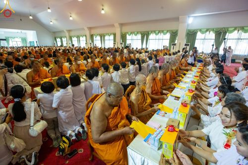 ภาพ No.109827:พิธีเจริญพระพุทธมนต์ ปฏิบัติธรรม  มอบทุนการศึกษา ถวายสังฆทาน 121 วัด วันพุธที่ 10 มกราคม พ.ศ. 2567 ณ อาคารราชวิริยาลังการ วัดไร่ขิง พระอารามหลวง  อ.สามพราน จ.นครปฐม