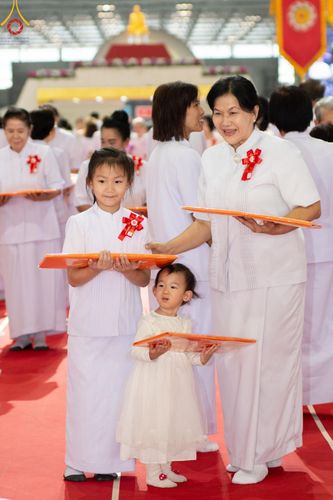 ภาพ No.177940:พิธีทอดผ้าป่าต้นสมบัติจักรพรรดิ ในวันอาทิตย์ที่ 1 ธันวาคม พ.ศ. 2567 ณ สภาธรรมกายสากล วัดพระธรรมกาย