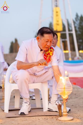 ภาพ No.275249:วันอาทิตย์ที่ 30 พฤศจิกายน พ.ศ. 2568 พิธีจุดประทีปถวายเป็นพุทธบูชา ณ ศูนย์ปฏิบัติธรรมระยอง (บ้านช่องลม)