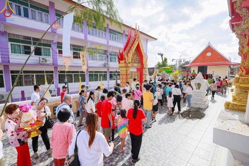 ภาพ No.166154:พิธีทอดกฐิน ณ วัดโพธิ์เลื่อน อ.เมือง จ.ปทุมธานี ในโครงการกฐินสามัคคีทั่วไทย 30,000 วัด บูชาธรรม 80 ปี หลวงพ่อธัมมชโย โดยคณะศิษยานุศิษย์วัดพระธรรมกาย วันที่ 20 ตุลาคม พ.ศ. 2567