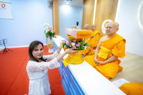 ภาพ No.270381:วันอาทิตย์ที่ 19 ตุลาคม พ.ศ. 2568 พิธีทอดกฐินสามัคคี เพื่อสถาปนากุฏิสงฆ์  น้อมถวายเป็นพุทธบูชาและบูชาธรรม แด่หลวงพ่อธัมมชโย ณ วัดพุทธเคปทาวน์  ประเทศสาธารณรัฐแอฟริกาใต้