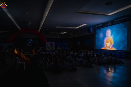 ภาพ No.106589:วันรวมพลังเด็กดี V-star ผู้นำฟื้นฟูศีลธรรมโลก จังหวัดสมุทรสาคร วันพฤหัสบดีที่ 28 ธันวาคม พ.ศ. 2566 ณ โรงเรียนสมุทรสาครวิทยาลัย อำเภอเมือง จังหวัดสมุทรสาคร