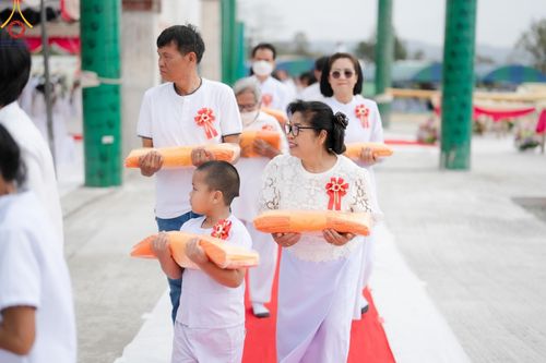 ภาพ No.123962:พิธีทอดผ้าป่า ปิดแผ่นทองค้ำฟ้า ครบรอบ 1 ปี สถาปนาอาคาร 80 ปี หลวงพ่อธัมมชโย ณ ศูนย์ปฏิบัติธรรมวิหารแดง ตำบลเจริญธรรม อำเภอวิหารแดง จ.สระบุรี วันที่ 18 กุมภาพันธ์ พ.ศ. 2567