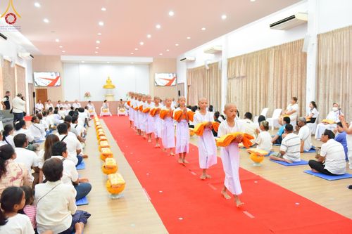 ภาพ No.133593:พิธีบรรพชาสามเณร ณ ศูนย์ปฏิบัติธรรมเขาคิชฌกูฏ จ.จันทบุรี วันที่ 4 เมษายน พ.ศ. 2567