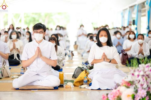 ภาพ No.84980:พิธีเจริญพระพุทธมนต์และพิธีสักการะ รูปเหมือนพระมงคลเทพมุนี (สด จนฺทสโร) ในวันที่ 5 สิงหาคม พ.ศ. 2566 ณ วัดพระธรรมกาย จ.ปทุมธานี เพื่ออัญเชิญประดิษฐาน  ณ วิหารพระมงคลเทพุนี (สด จนฺทสโร) ศูนย์ปฏิบัติธรรมภาคใต้ อ.บางกล่ำ จ.สงขลา