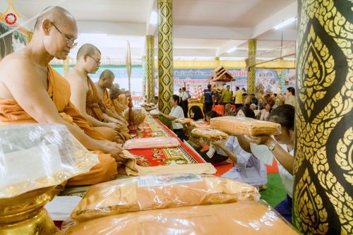 ภาพ No.176533:พิธีทอดกฐิน ณ วัดโนนดินแดงเหนือ อำเภอโนนดินแดง จังหวัดบุรีรัมย์  ในโครงการกฐินสามัคคีทั่วไทย 30,000 วัด บูชาธรรม 80 ปี หลวงพ่อธัมมชโย โดยคณะศิษยานุศิษย์วัดพระธรรมกาย วันที่ 27 ตุลาคม พ.ศ. 2567