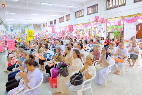 ภาพ No.251346:วันที่ 8 ตุลาคม พ.ศ. 2568 พิธีทอดกฐินสามัคคีทั่วไทย 30,000 วัด โดยคณะศิษยานุศิษย์ บูชาธรรม 81 ปี หลวงพ่อธัมมชโย ณ วัดทองบน กรุงเทพฯ