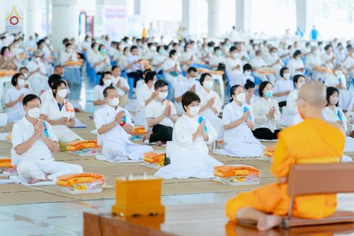 ภาพ No.81067:พิธีบุพเปตพลี ครั้งที่ 135 ร่วมอุทิศบุญแด่หมู่ญาติที่ล่วงลับไปแล้ว และสืบทอดอายุพระพุทธศาสนา วันศุกร์ที่ 19 พฤษภาคม พ.ศ. 2566 (วันพระ แรม 15 ค่ำ เดือน 6) ณ หอฉันคุณยายอาจารย์ วัดพระธรรมกาย