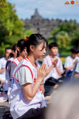 ภาพ No.224720:วันที่ 11 -12 พฤษภาคม พ.ศ. 2568 คณะพระอาจารย์ เจ้าหน้าที่ อาสาสมัคร นักศึกษา ทั้งชาวอินโดนีเซีย และชาวไทย ร่วมแรงร่วมใจ เตรียมงาน เก็บงาน ในวันวิสาขบูชา ณ พระมหาเจดีย์บรมพุทโธ ประเทศอินโดนีเซีย