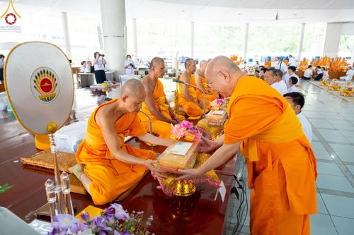 ภาพ No.212624:วันพฤหัสบดีที่ 20 มีนาคม พ.ศ. 2568 พิธีเจริญพระพุทธมนต์ เนื่องในอายุวัฒนมงคลครบ 74 ปี พระภาวนาธรรมวิเทศ วิ. (ภูเบศ ฌานาภิญโญ) ณ หอฉันคุณยายฯ วัดพระธรรมกาย