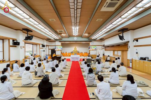 ภาพ No.220938:วันที่ 13 เมษายน พ.ศ. 2568 พิธีโปรยรัตนชาติปฐมเริ่มสถาปนาเจดีย์ และ พิธีเปิดหมู่บ้านปฏิบัติธรรม เพื่อการบรรลุธรรม ณ วัดป่าธรรมกายนานาชาติโทชิหงิ  ประเทศญี่ปุ่น