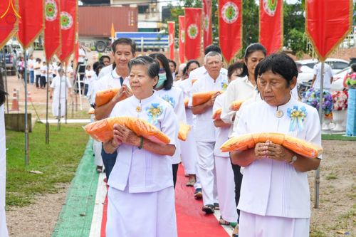 ภาพ No.100514:พิธีทอดกฐินสามัคคี สร้างหอฉันคุณยายอาจารย์ มหารัตนอุบาสิกา จันทร์ ขนนกยูง ณ ศูนย์ปฏิบัติธรรมนานาชาติสะเดา จ.สงขลา วันที่ 25 พฤศจิกายน พ.ศ. 2566