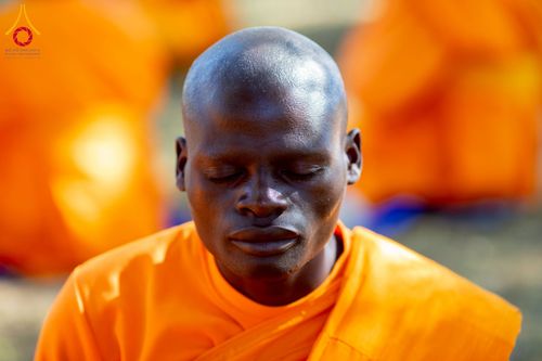 ภาพ No.232970:วันอาทิตย์ 29 มิถุนายน พ.ศ. 2568 กิจกรรมอบรมธรรมทายาทแอฟริกาใต้  ปฏิบัติธรรมสร้างสันติสุขภายใน แสงแห่งพุทธธรรมสู่แผ่นดินแอฟริกาใต้ ณ บริเวณหน้าวัดพระธรรมกายโจฮันเนสเบิร์ก