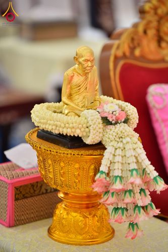 ภาพ No.152468:พิธียกฉัตรขาว 5 ชั้น กางกั้นถวายองค์พระประธาน อาคารปฏิบัติธรรมวัดสายสุวพรรณ ต.คลองสี่ อ.คลองหลวง จ.ปทุมธานี วันเสาร์ที่ 7 กันยายน พ.ศ. 2567