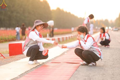 ภาพ No.191375:V.49 สารพัดV สารพัดดี ที่ธรรมยาตรา ในโครงการธรรมยาตรา กตัญญูบูชา มหาปูชนียาจารย์ พระมงคลเทพมุนี(สด จนฺทสโร) พระผู้ปราบมาร อนุสรณ์สถาน 7 แห่ง ปีที่ 13 ระหว่างวันที่ 2-31 มกราคม พ.ศ. 2568