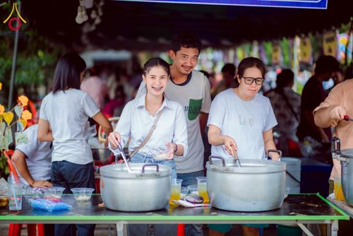 ภาพ No.177188:พิธีทอดกฐิน ณ วัดตรีมิตรประดิษฐาราม ต.รางหวาย อ.พนมทวน จ.กาญจนบุรี ในโครงการทอดกฐินสามัคคีทั่วไทย 30,000 วัด บูชาธรรม 80 ปี หลวงพ่อธัมมชโย โดยคณะศิษยานุศิษย์วัดพระธรรมกาย วันที่ 15 พฤศจิกายน พ.ศ. 2567