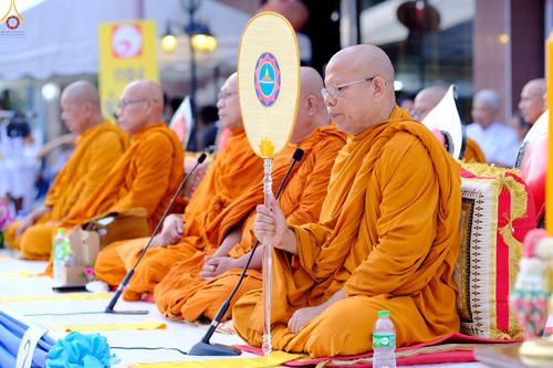 ภาพ No.237031:วันอาทิตย์ที่ 10 สิงหาคม พ.ศ. 2568 มหาสังฆทานครั้งยิ่งใหญ่ ตักบาตรพระ 10,000 รูป ถ.นิพัทธ์อุทิศ 3 ใจกลางนครหาดใหญ่ จ.สงขลา (ชุดที่ 2)