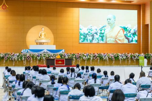 ภาพ No.104231:โครงการตอบปัญหาธรรมะทางก้าวหน้า ครั้งที่ 41 รอบชิงชนะเลิศระดับชาติ วันเสาร์ที่ 23 ธันวาคม พ.ศ. 2566 ณ ห้องแก้วสารพัดนึก วัดพระธรรมกาย จัดโดย ชมรมพุทธศาสตร์สากล