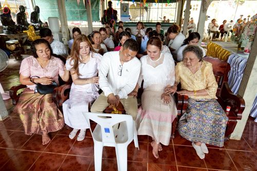 ภาพ No.252395:วันที่ 11 ตุลาคม พ.ศ. 2568 พิธีทอดกฐินสามัคคีทั่วไทย 30,000 วัด โดยคณะศิษยานุศิษย์ บูชาธรรม 81 ปี หลวงพ่อธัมมชโย ณ ที่พักสงฆ์ธรรมเจริญ ต.หงษ์เจริญ อ.ท่าแซะ จ.ชุมพร