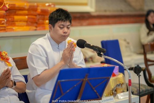 ภาพ No.161362:วัดพระธรรมกายลอนดอน สหราชอาณาจักร จัดงานบุญ น้อมถวายเป็นพุทธบูชา และบูชาธรรมเนื่องในวาระ 140 ปี วันคล้ายวันเกิดด้วยรูปกายเนื้อของ พระมงคลเทพมุนี (สด จนฺทสโร) พระผู้ปราบมาร ในวันที่ 10 ตุลาคม พ.ศ. 2567