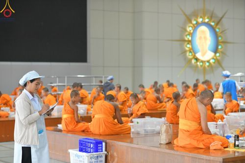 ภาพ No.184760:พิธีถวายภัตตาหารเมนูสวรรค์ "เพื่อการบรรลุธรรม" เนื่องในวาระอายุวัฒนมงคล 84 ปี หลวงพ่อทัตตชีโว วันเสาร์ที่ 21 ธันวาคม พ.ศ. 2567 ณ หอฉันคุณยายอาจารย์ฯ วัดพระธรรมกาย