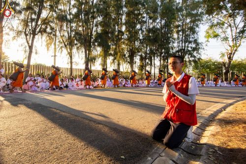 ภาพ No.198693:V.50 สารพัดV สารพัดดี ที่ธรรมยาตรา ในโครงการธรรมยาตรา กตัญญูบูชา มหาปูชนียาจารย์ พระมงคลเทพมุนี(สด จนฺทสโร) พระผู้ปราบมาร อนุสรณ์สถาน 7 แห่ง ปีที่ 13 ระหว่างวันที่ 2-31 มกราคม พ.ศ. 2568