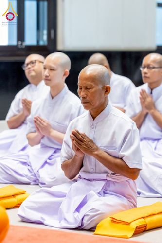 ภาพ No.244757:วันเสาร์ที่ 6 กันยายน พ.ศ. 2568 พิธีถวายบาตร บรรพชา อุปสมบทของนาคธรรมทายาท โครงการอุปสมบทหมู่บูชาธรรมครบรอบ 108 ปี  วันครูผู้ค้นพบวิชชาธรรมกาย ณ โบสถ์พระไตรปิฎก วัดพระธรรมกาย