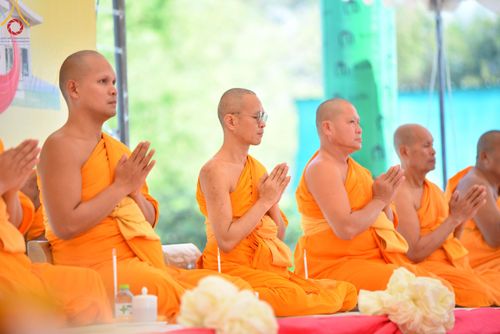 ภาพ No.121097:พิธีทอดผ้าป่า โครงสร้างหลังคา เสาคู่ค้ำฟ้ามหามงคล เพื่อสถาปนาอาคาร 80 ปี หลวงพ่อธัมมชโย ณ ศูนย์ปฏิบัติธรรมวิหารแดง ต.เจริญธรรม อ.วิหารแดง จ.สระบุรี วันที่ 27 มกราคม พ.ศ. 2567