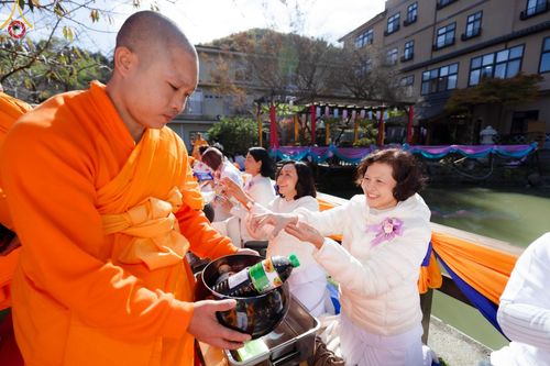 ภาพ No.184530:ปฐมกฐิน วัดพระธรรมกายนางาโน่ ประเทศญี่ปุ่น สร้างห้องครัวมหาทานบารมีและหอฉัน บูชาธรรม 80 ปีหลวงพ่อธัมมชโย วันที่ 13 พฤศจิกายน พ.ศ. 2567