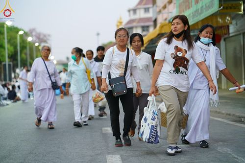 ภาพ No.126014:พิธีทำบุญเมืองนครราชสีมา ฉลอง 556 ปี ตักบาตรพระ 10,000 รูป ในวันเสาร์ที่ 2 มีนาคม พ.ศ.2567 ณ อนุสาวรีย์ท้าวสุรนารี จ.นครราชสีมา จัดโดย คณะสงฆ์จังหวัดนครราชสีมา ร่วมกับสำนักงานจังหวัดนครราชสีมา