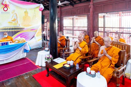 ภาพ No.202129:พิธีเจริญพระพุทธมนต์ ปฏิบัติธรรม มอบทุนการศึกษา ถวายสังฆทาน 108 วัด เพื่อถวายเป็นพุทธบูชา และขับเคลื่อนโครงการหมู่บ้านรักษาศีล 5 โดยคณะสงฆ์จังหวัดนครปฐม คณะศิษยานุศิษย์วัดพระธรรมกาย โครงการธรรมยาตรา ปีที่ 13 ณ วัดบางปลา อำเภอบางเลน จังหวัดนครปฐม